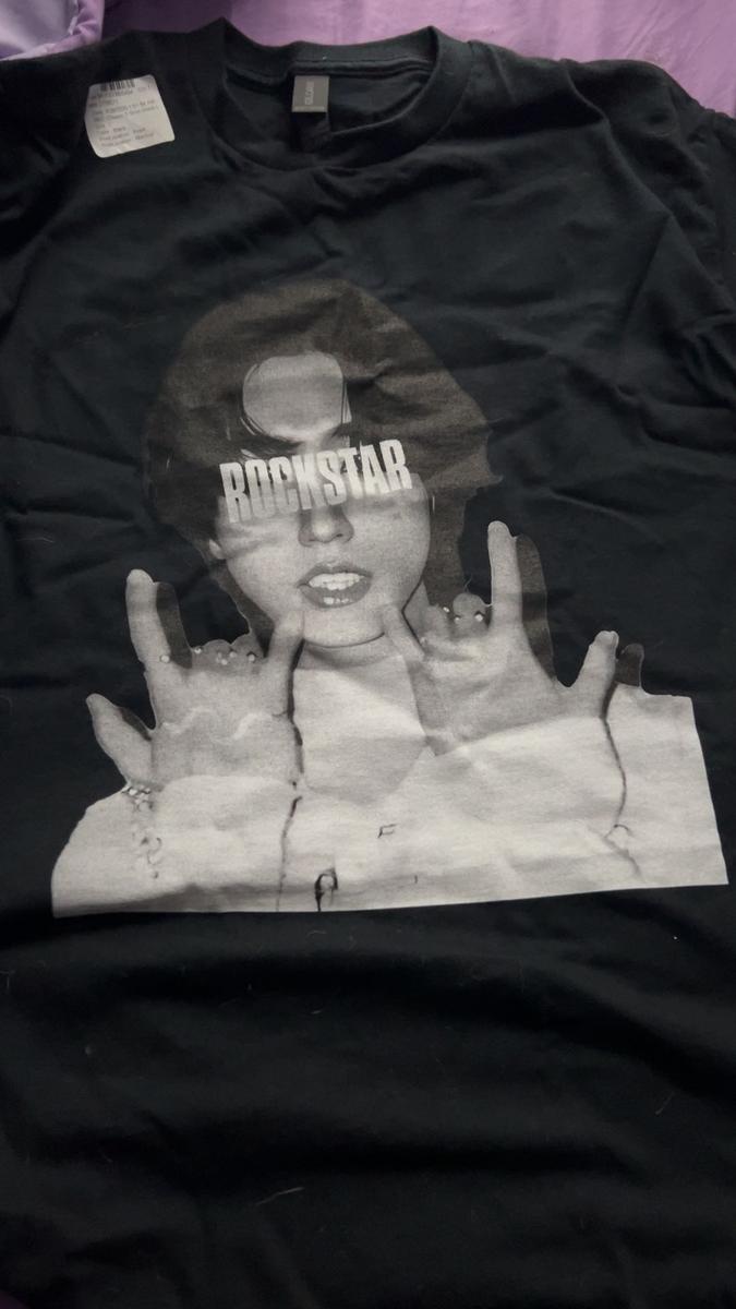 Item: Black, Short Sleeves Tshirt L