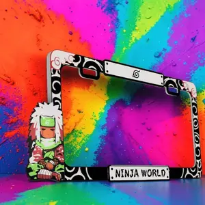 Marco de matrícula personalizado en estilo anime y cómic, hecho a su gusto. Convierte cualquier imagen en tu marca personal o en un recuerdo familiar único para tu coche