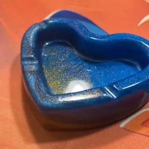Heart resin ashtray