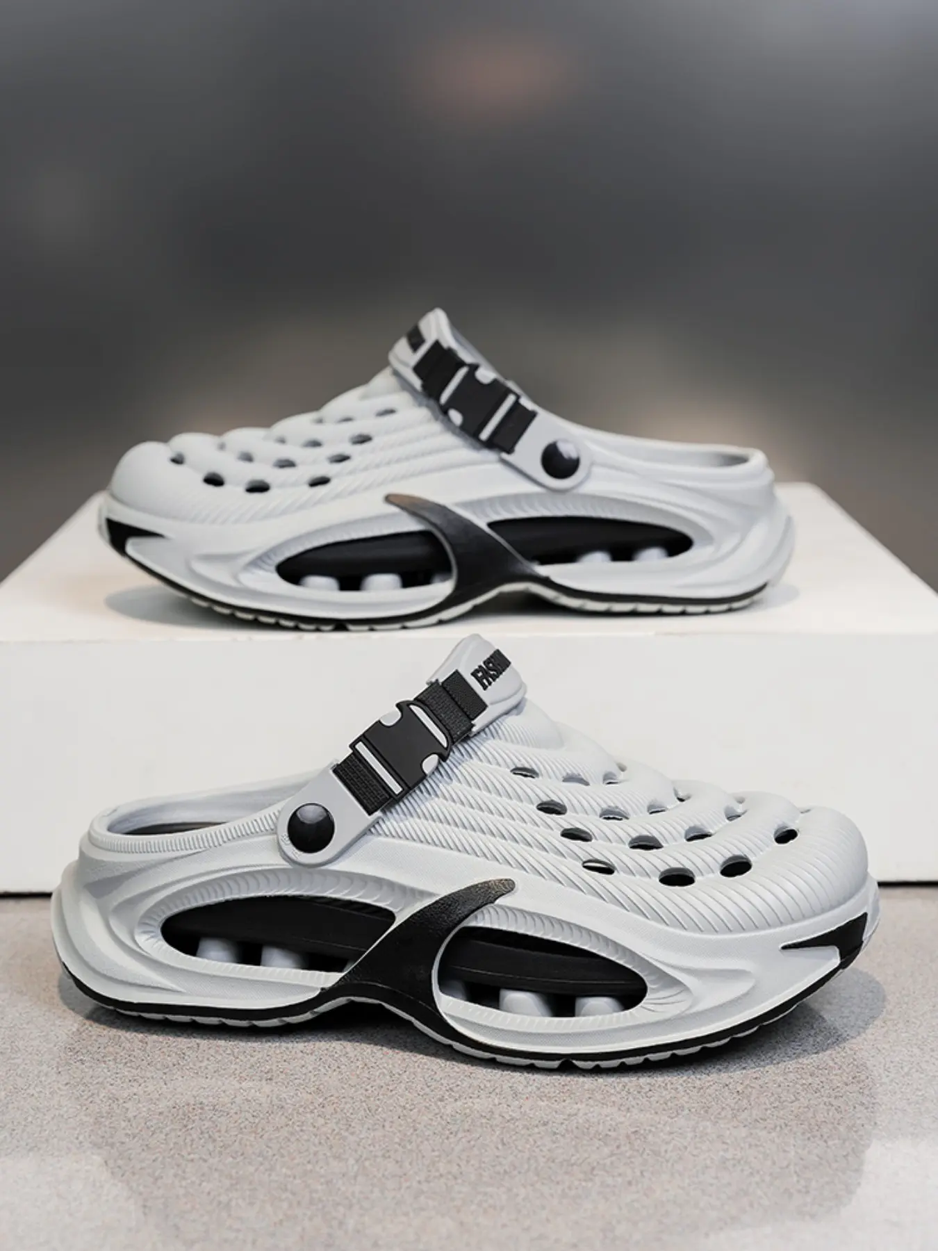 Men's Lightweight Breathable Clogs Slippers Shoes - Comfortable Summer Indoor Slippers with Thick Sole, Round Toe, and Ventilation Holes for Home Use. Suitable for both Footwear