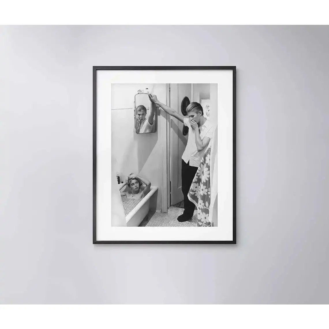 David Bowie The Man Who Fell to Earth (1975-1976) Stills Photo Print - Vintage, High-Quality, Artistic Music Decor, Animal Pattern, Fashion Theme, Glass Surface, Multi-Size Home Wall Decor Poster