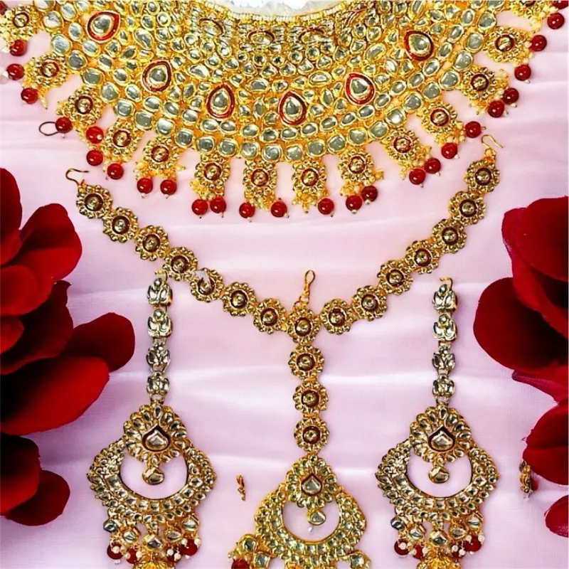 4pcs Traditional Kundan Bridal Jewelry Set Intricate Gold-Plated Choker and Heavy Mathapatti with Maroon Bead Accents