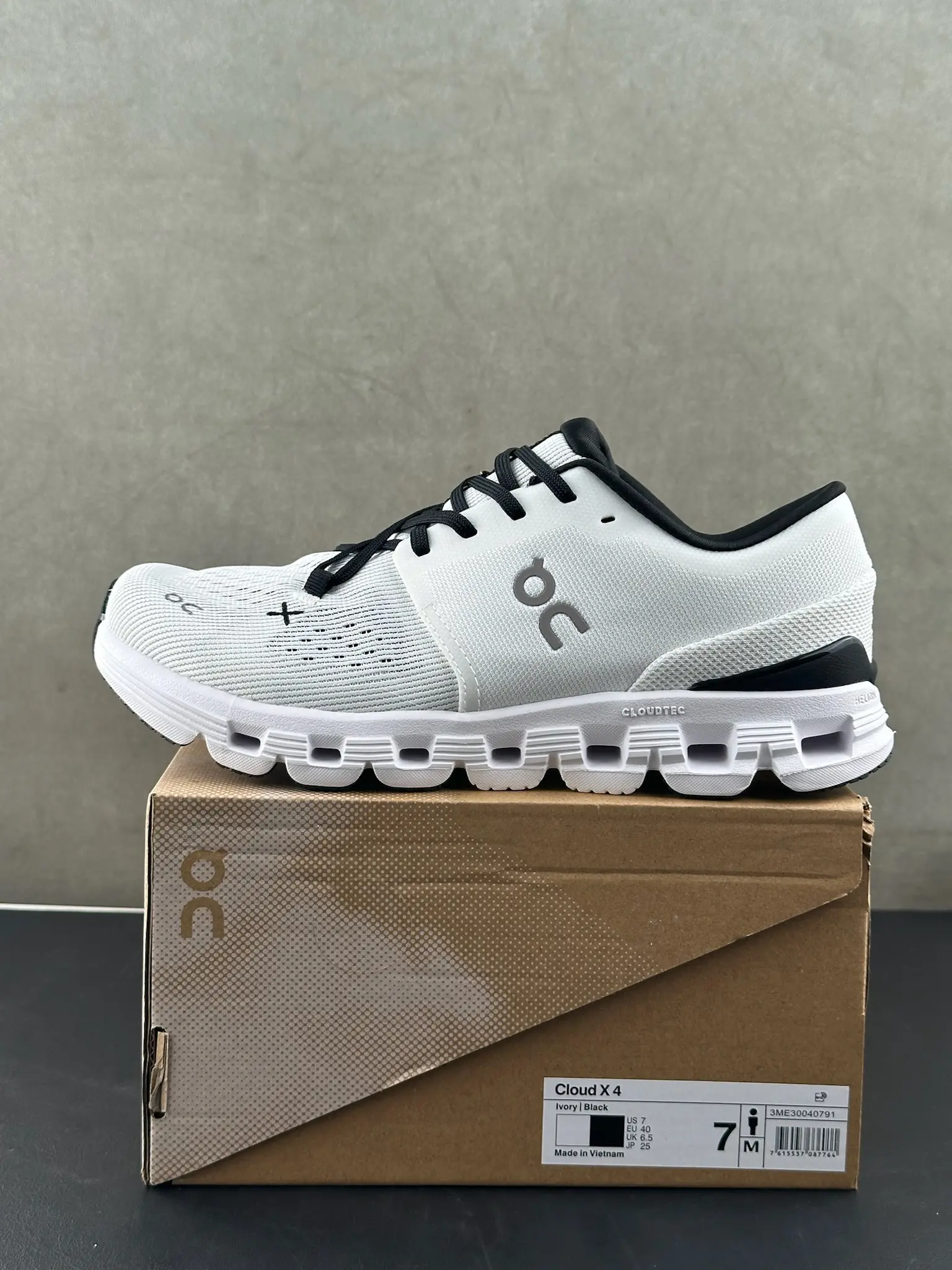 White Black Fashion Running Sneakers, Mesh Breathable Construction, Cloud Cushion Shock Absorption, Non Slip Grip Outsole, All Season Outdoor Workout Shoes