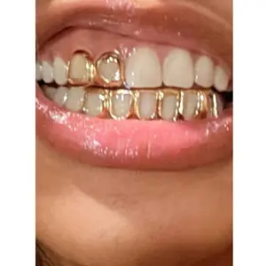 1 Set Fashion Women's Dental Grillz Double Hollow Heart Shape Combo Hollow Heart Star Hollow Hiphop Teeth Grillz Party Club Decor, Includes Removable Silicone Molds, Adjustable For Men & Women, Holiday Gift