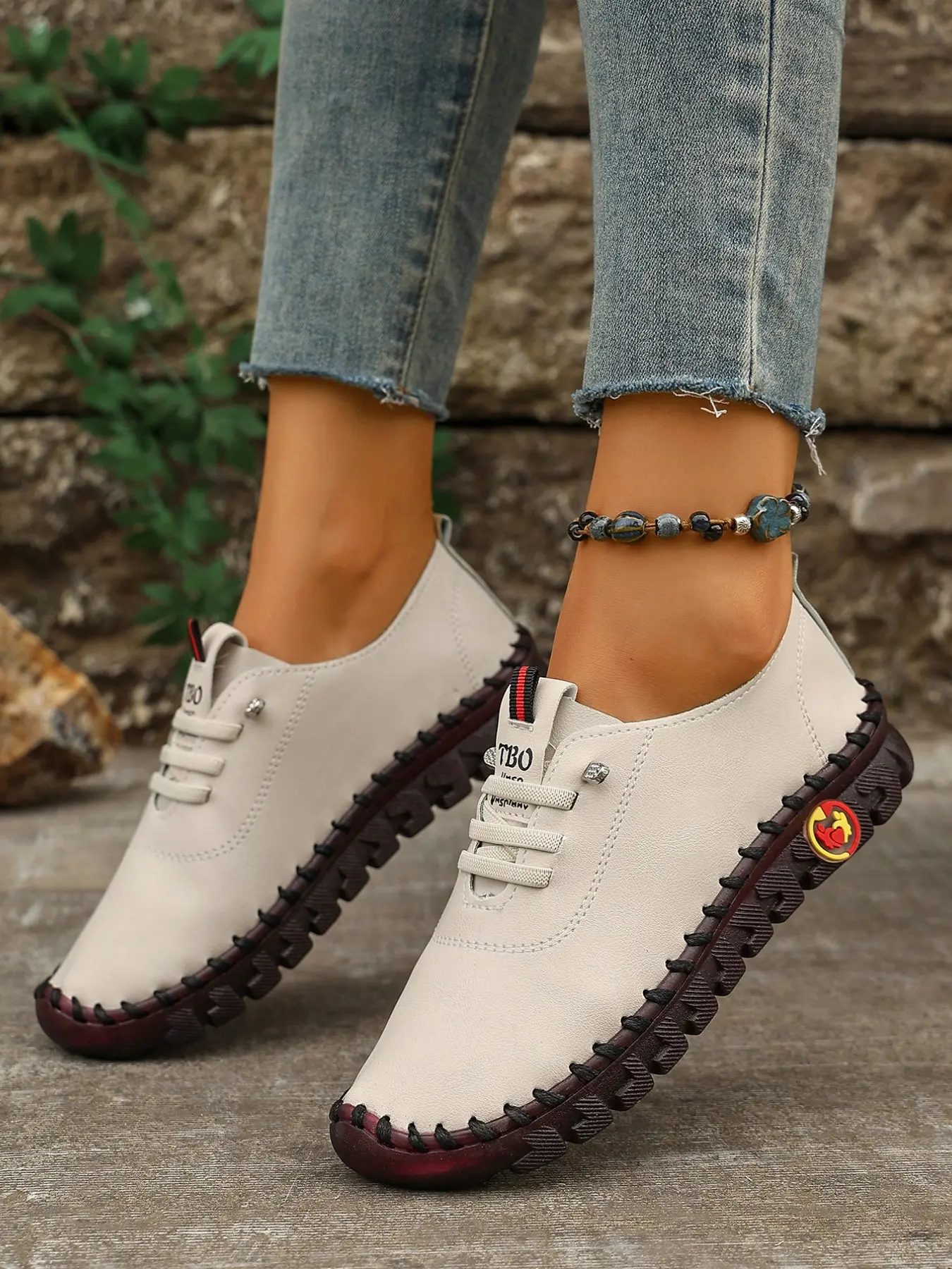 Women's Low Top Soft Sole Lace-Up Casual Shoes, Stitched Design with Round Pattern, Breathable Comfort Daily Wear Flat Shoes, Fashionable All-Season Footwear Sports Shoes, Walking Shoes, Trainer, Sneaker, Flexible Sole Trainers