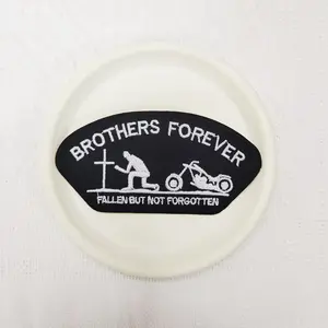 1PCS BROTHERS FOREVER Embroidered Patch Badge, a badge for motorcycle enthusiasts, suitable for DIY decorative patch patches on hats, bags, shoes, and clothing. Durable material with back hot melt adhesive that can be sewn, ironed, and washed