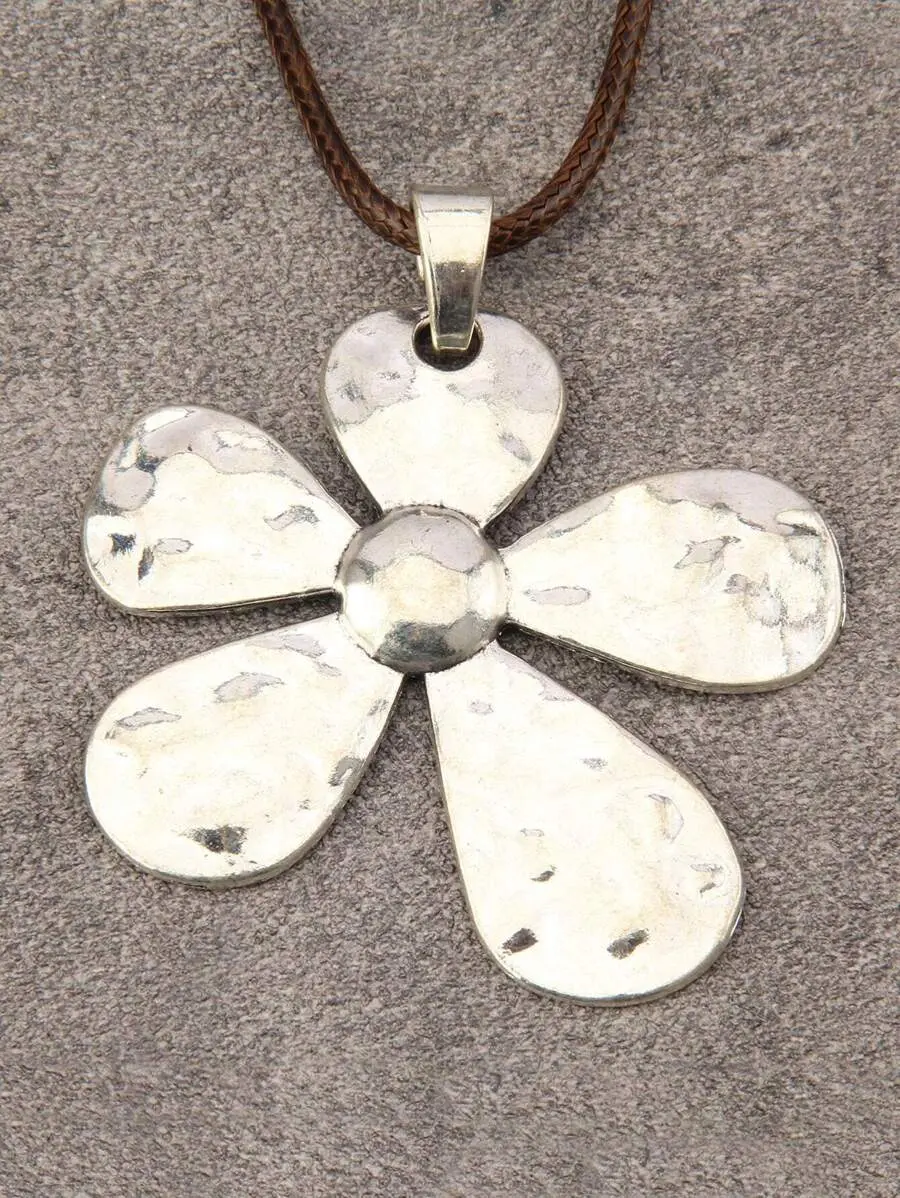 1pc Simple Silver Asymmetrical Sunflower Shaped Alloy Pendant Necklace, Women's Fashionable Adjustable Cord Necklace For Daily Wear, Suitable For Teenagers, Women, Girlfriends Valentines