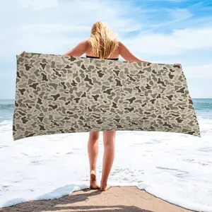 Desert Camo Pattern Beach Towel, Soft Breathable Microfiber Towel with High Absorbency, Absorbent Towel, Quick Drying Towel, Sand Resistant Quick Dry Bath Towel for Adults Teens, Stylish Beach Blanket for Family Travel, Pool Party, Outdoor Activities