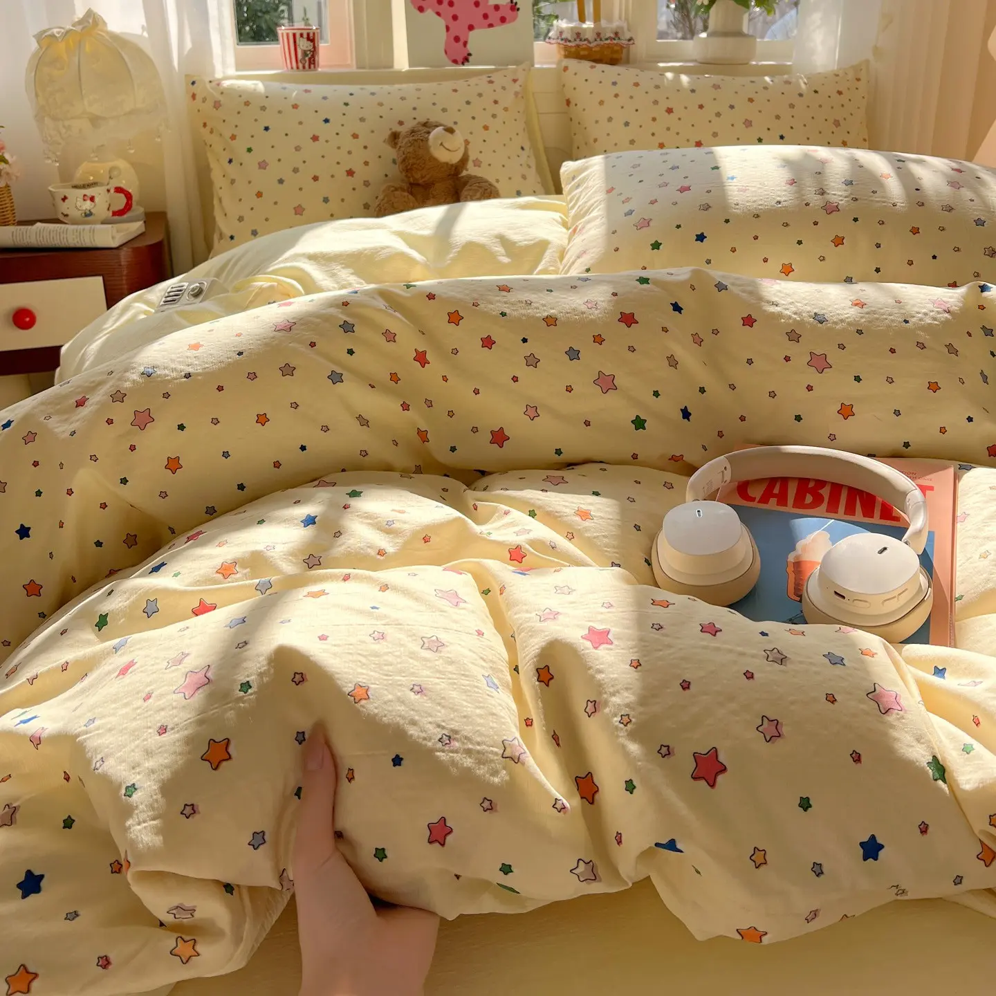 3/4pcs Soft Cloudy Layered Decorative Bedding Set, Cartoon Elements, Breathable, Moisture-Wicking, Fits Adults & Kids, All Seasons, Comfy Bed Sets
