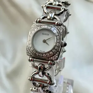 Gucci Vintage 6400L 23mm Quartz - Silver/White Dial & Stainless Steel Bangle Bracelet Ladies Watch 11908284