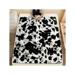 1pc Cowhide Print Blanket - Black & White Cowhide Pattern, Soft Durable Fabric, 6 Sizes (Twin To King), All-Season Bedspread, Sofa Throw, Machine Washable Contemporary Bedding For Modern Home Decor-30*40in