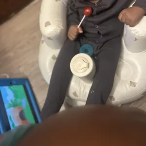 Inflatable Baby Chair with Tray for Babies 3 Months & Up, Blow Up Baby Seat with Built in Air Pump, Sit Me Up Floor Baby Seats for Infants for Sitting Up - Bear Head with Tray