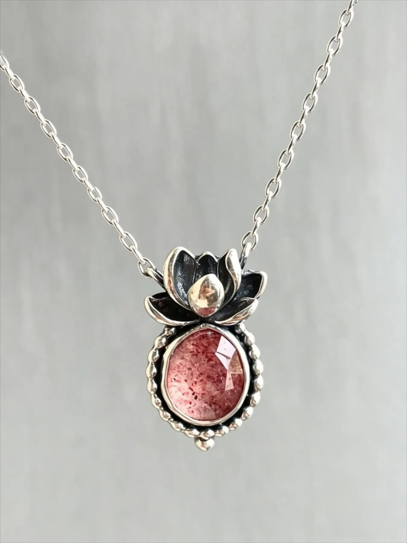 Boho Vintage Strawberry Quartz Lotus Pendant Necklace for Women, Pendant Design, Ethnic Style Party Vacation Casual Elegant Jewelry