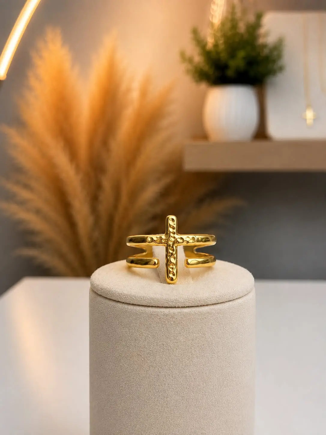 Centered Cross Ring