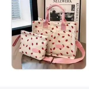 Strawberry Pattern Women's Tote Bag