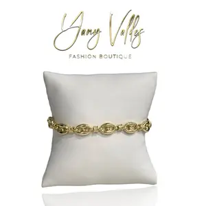 Fashion Boutique Bracelet GG Unisex Gold Plated Elegant Chain Design. (It is not real gold)