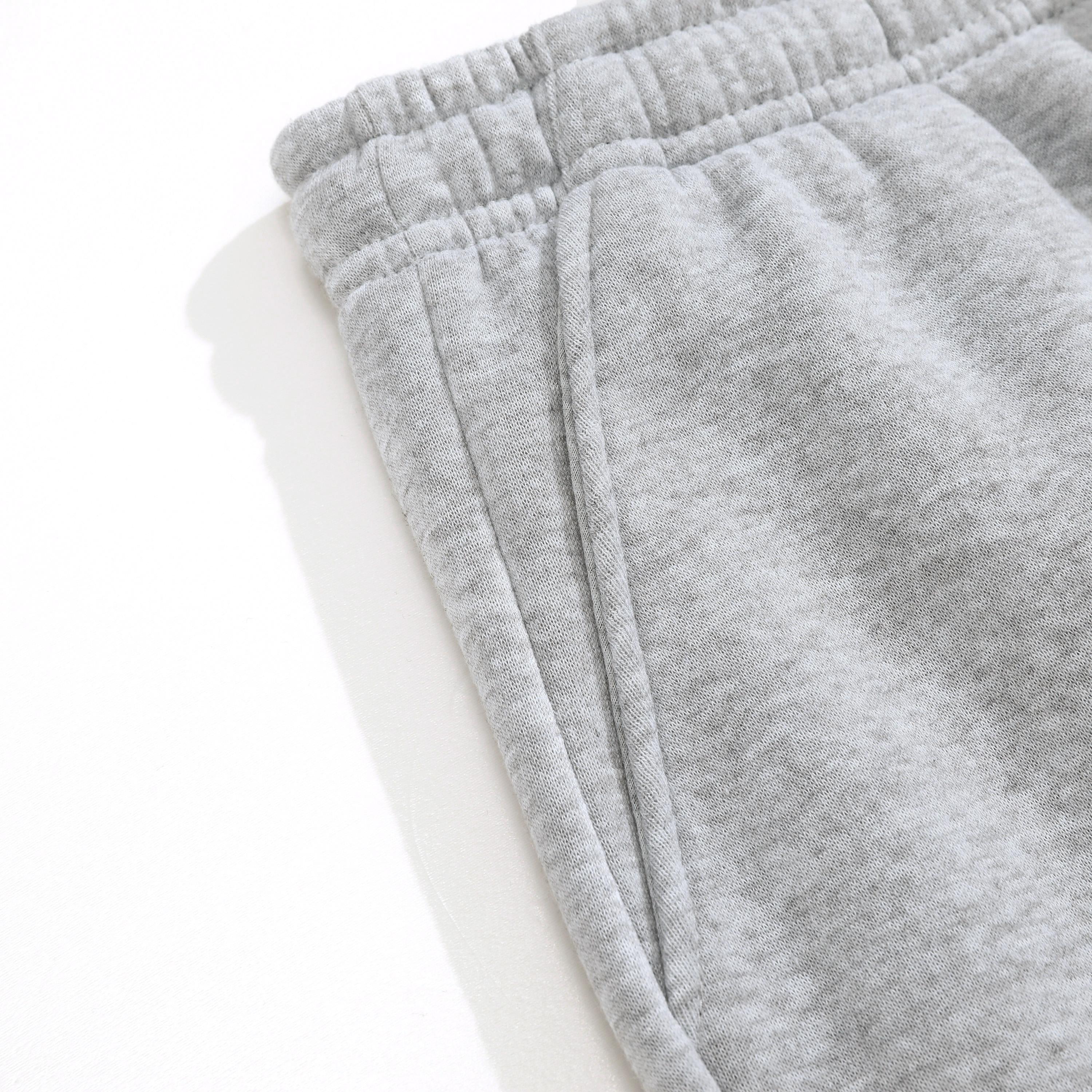 Men's 2-Piece Stretchy Loose Casual Set - Minimalist Chic Stretchy Fabric Breathable Polyester Mid-Thigh Jogger Shorts, Drawstring Belt, Flat-Stitched Hem for Running, Commuting