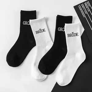 2 Pairs Wedding Theme Bride & Groom Socks - His & Hers Black & White Crew Socks with Crown, Machine Washable Polyester, Creative Photo Props, Bridal Party Favors, Wedding Gift Ideas, Soft Material, Couples Gifts, Letter Print Socks