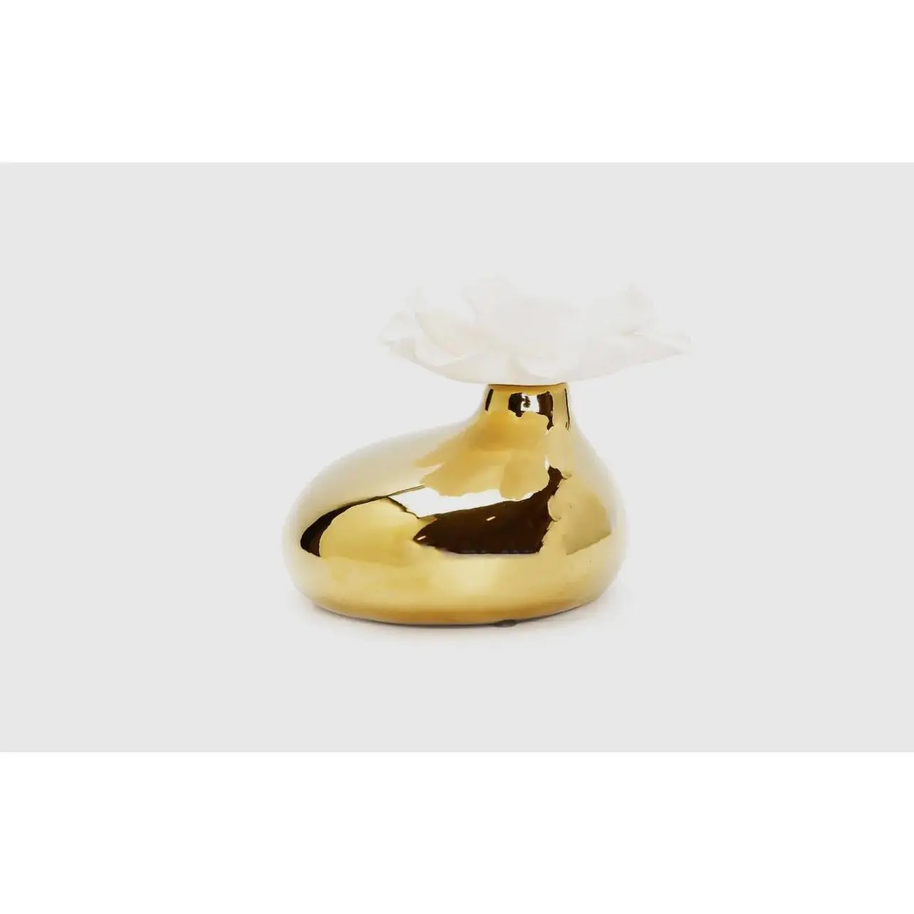 Gold Diffuser with Dimensional White Flower, "Iris &Rose"