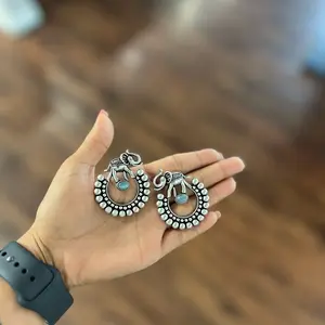 Simple elephant stud