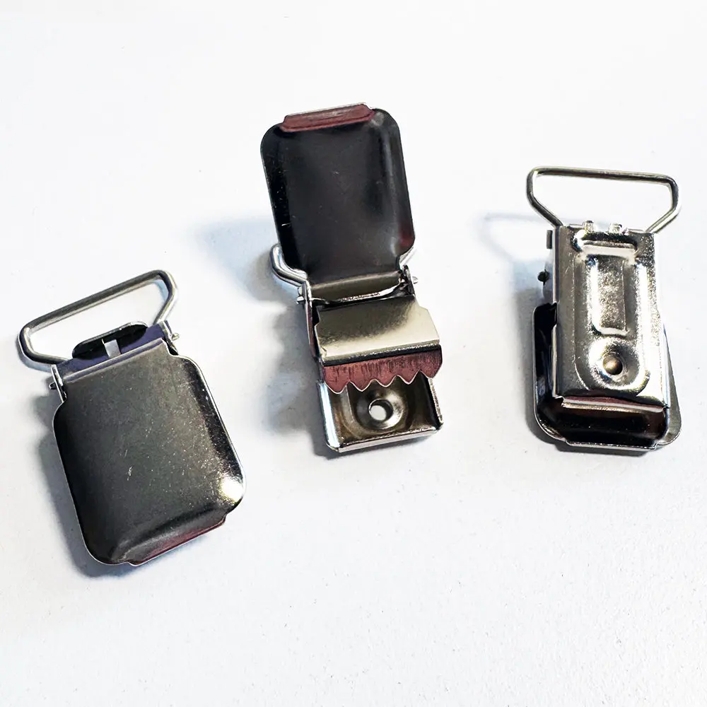 Wall-Hanging Clips (3-Pack)