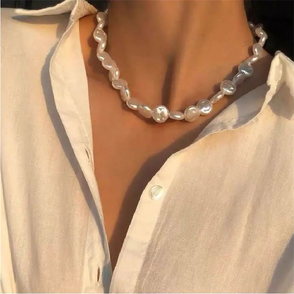 Women's Retro Bead Choker Necklace - Elegant White Plastic Imitation Heart-Shape Costume Jewelry for Casual Wedding Occasions, 100% Satisfaction Guarantee, X278 (Yes for Female Gifting)