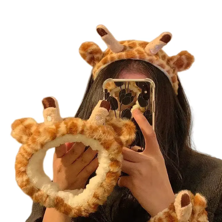 Giraffe Plush Headband, Cute Animal Shaped Hair Accessory for Women & Girls, Super Soft Stretchy Band with Adjustable Fit for Makeup & Spa, Giraffe Print, Stretchy Headbands
