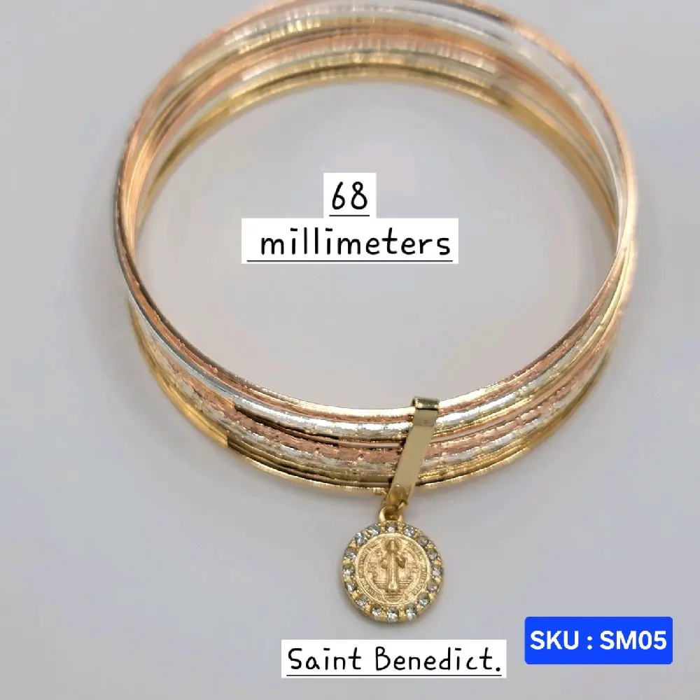 Fashionable Saint Benedict Bangle Semanario, Female Jewelry Accessory, Laminated Gold, 68mm Inside Diameter, 2mm Thickness, 7-Unit Friendship Bracelets, SKU SM05