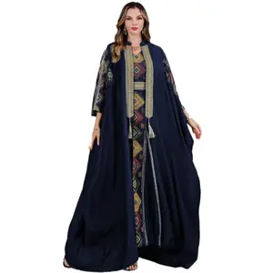Middle Eastern Women’s Embroidered Kaftan/Thobe – Islamic Long Robe for Muslim Women