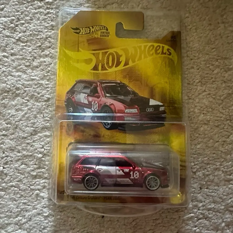 Hot Wheels Virtual Garage Series 10 - '94 Audi Avant S2 Die-Cast Collectible Car