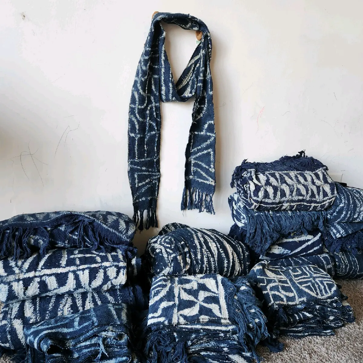 Ndop (Bamileke) Muffler Scarf/Bami rapper/Indigo blue strip woven cloth/Resist dyeing/Rare fabric/Cameroon/Authentic/Vintage/Bamenda