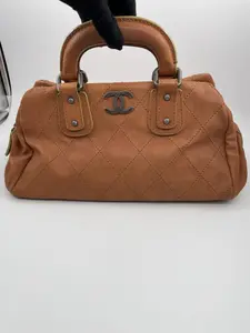 Pre-owned CHANEL As Shown As Shown VINTAGE GOOG CONDITION HAND BAG