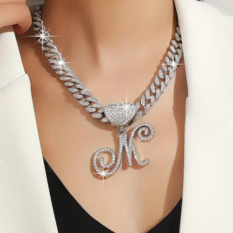 Rhinestone-Decorated Letter Design Pendant Necklace, Bling Pendant, Fashion Jewelry for Party and Daily Wear, Rhinestone Necklace for Birthday Gift, Heart Initial Necklace, Alloy Pendant Necklace, Decorative Shining Necklace