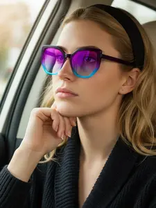 Elegant Gradient Blue Square Sunglasses, Trendy Polygon Frame Design, Fashionable Casual Eyewear for Travel & Vacation, Modern Trendy Sunglasses, Trendy Styling Sunglasses