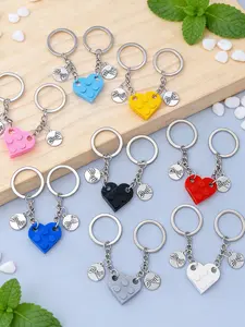 Unisex Cute Heart-Shaped Keychain Set, 2-Piece Interlocking Design for Couples and Friends, Adorable Accessory for Car Keys and Bags, Trendy Cute Keychain