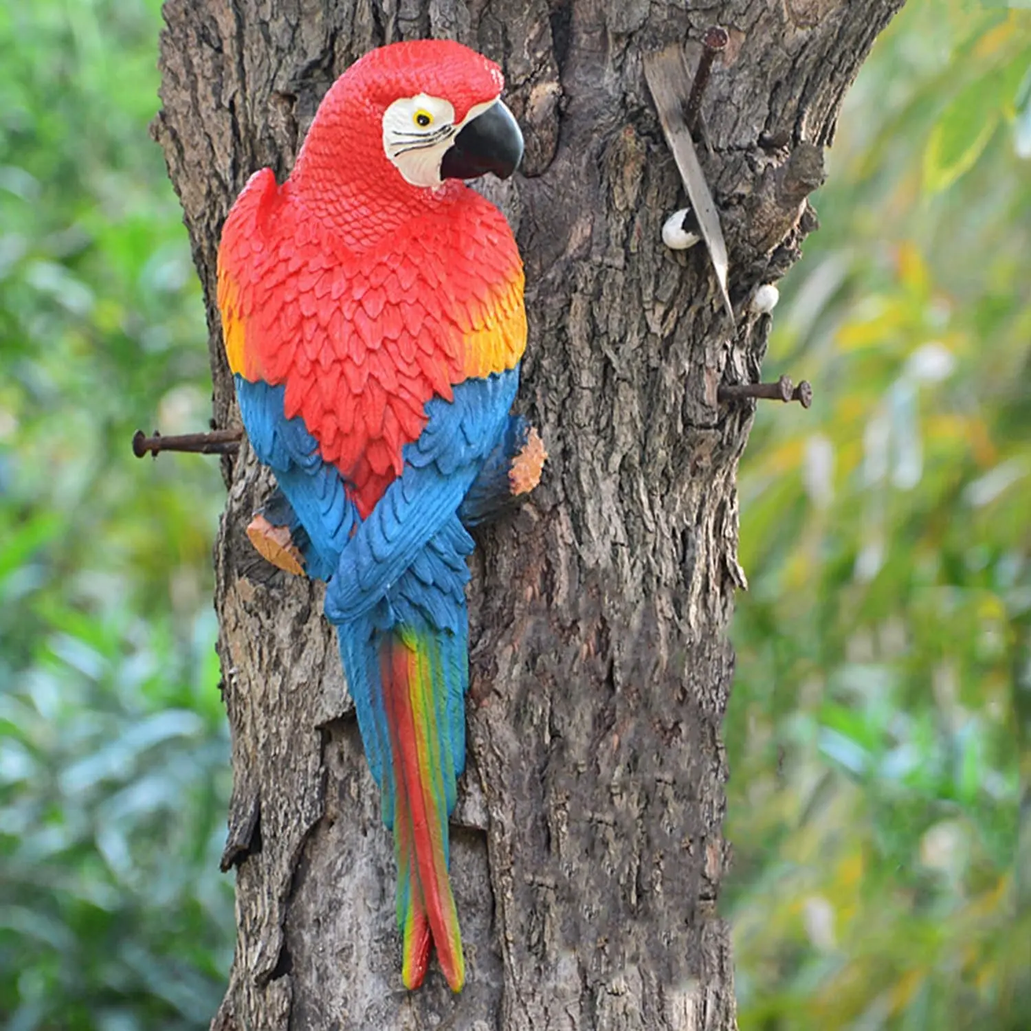 Colorful Parrot Statue, Climbing Parrot Sculpture, Decorative Art Piece, Home Décor Item, Suitable for Garden and Outdoor Atmosphere