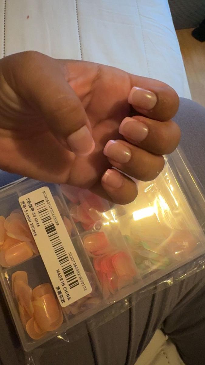 Item: 10 sizes, 5 color nails