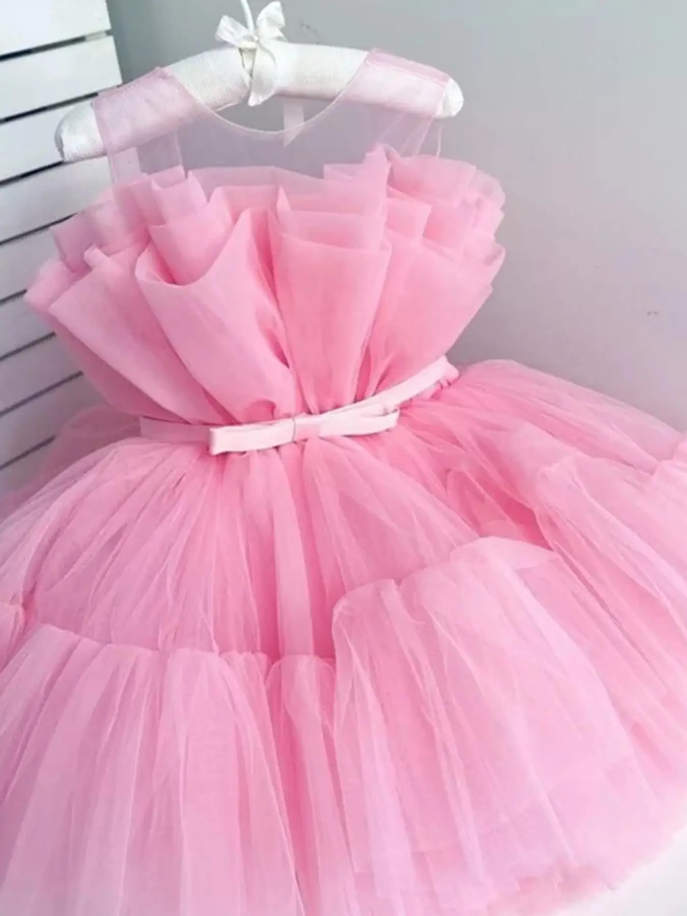 Girl's Solid Belted Tiered Layer Fit and Flare Party Dress, Elegant Sleeveless Round Neck Dress for Party Wedding Guest, Kids Clothes for All Seasons