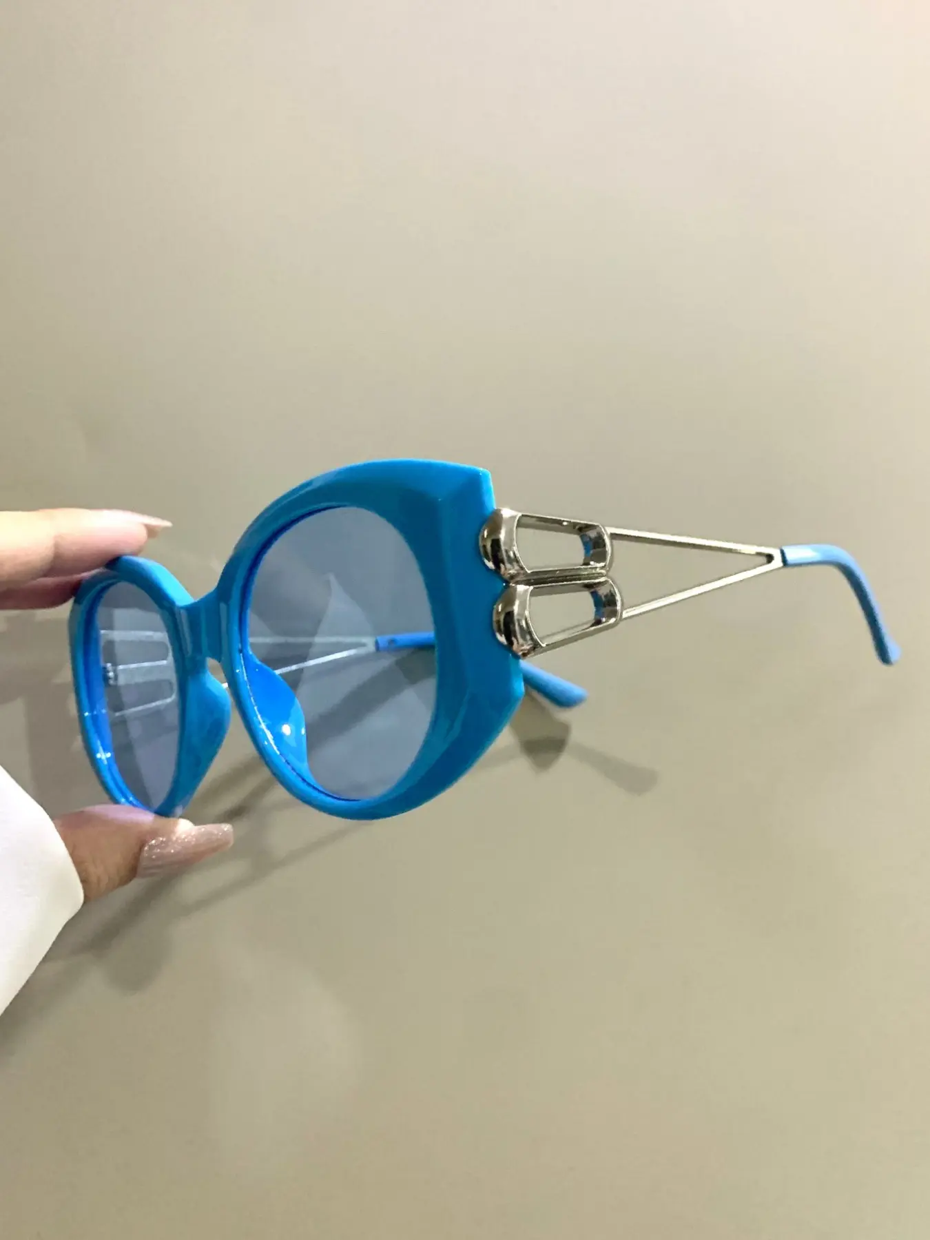 Retro Fashion Eyeglasses, Casual Stylish Glasses, Circle Glasses, Large Round Metal Frame with Hollow Legs for Men and Women, Summer Metal Frames