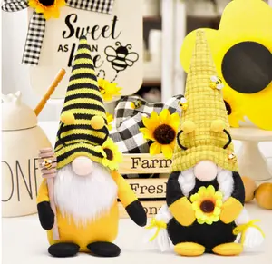 The Bee Festival's faceless doll, the cute sunflower dwarf, the little man