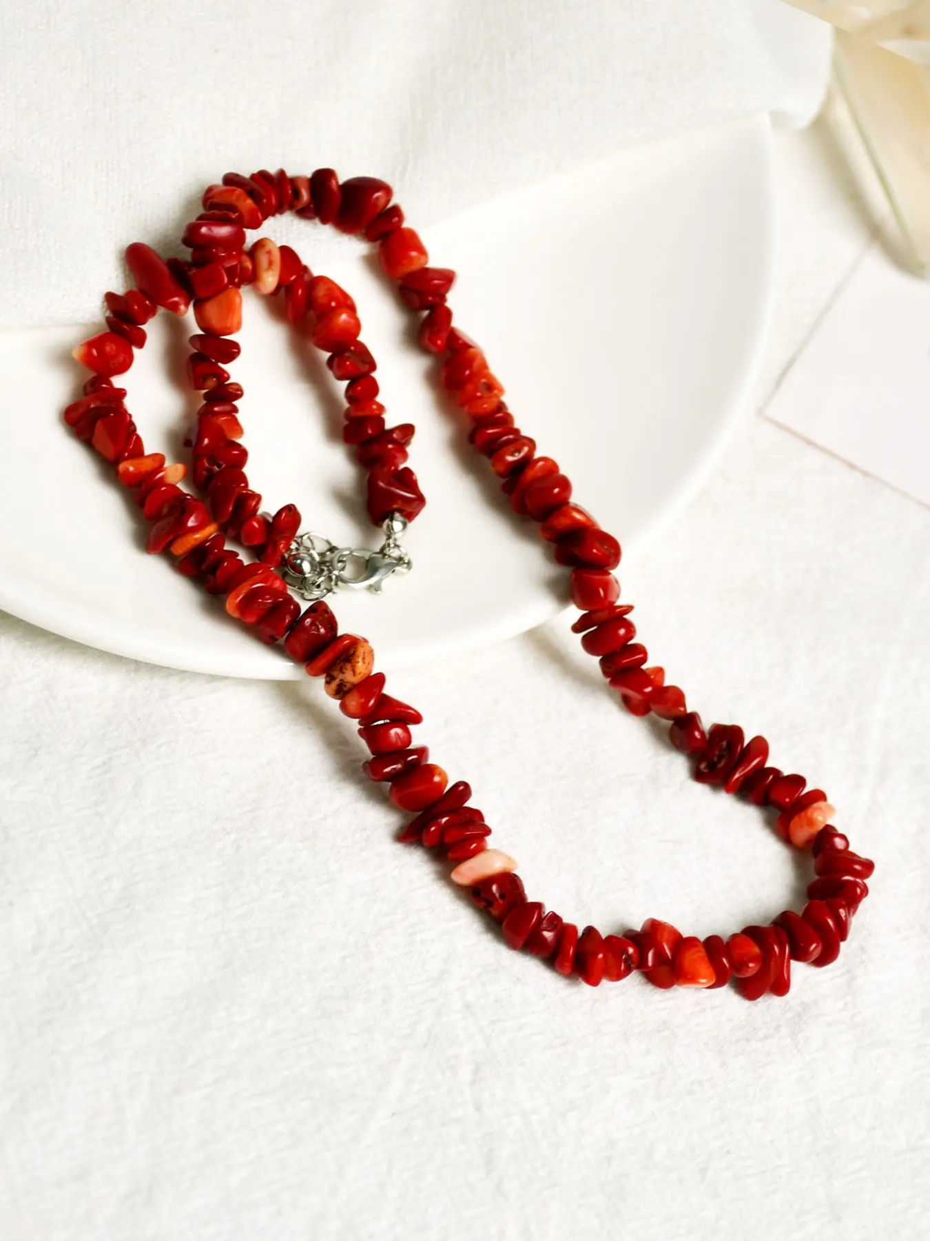 Bohemian Stone Necklace, Boho Style Jewelry, Unique Irregular Fragments Coral Natural Stone Choker, Choker Necklaces, Bold and Vibrant Necklace for All Seasons, Elegant Beaded Necklace