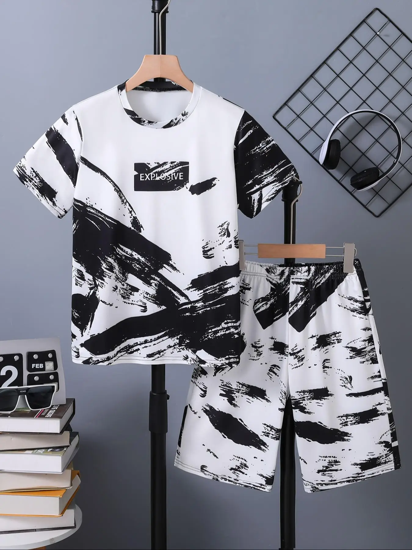 Two-Piece Set Boy's All Over Print Short Sleeve Tee & Shorts Set, Casual Round Neck T-shirt & Shorts, Summer Clothes for Kids Outdoor Holiday