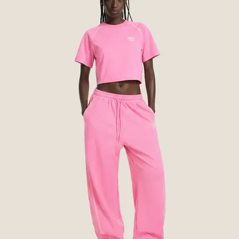 Aelfric Eden Women's 2-Piece Cloud Print Set - Soft Breathable Fabric, Relaxed Fit, Waist-Lift Cropped Tee, Baggy Sweatpants, Flocked Logo Luxe Touch, Off Duty Fit Casual Streetwear