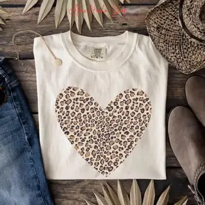 Leopard Heart Graphic T-Shirt for Women Cute Casual Summer Tee Soft Cotton Trendy Animal Print Heart Shirt Gift Idea Everyday Outfit