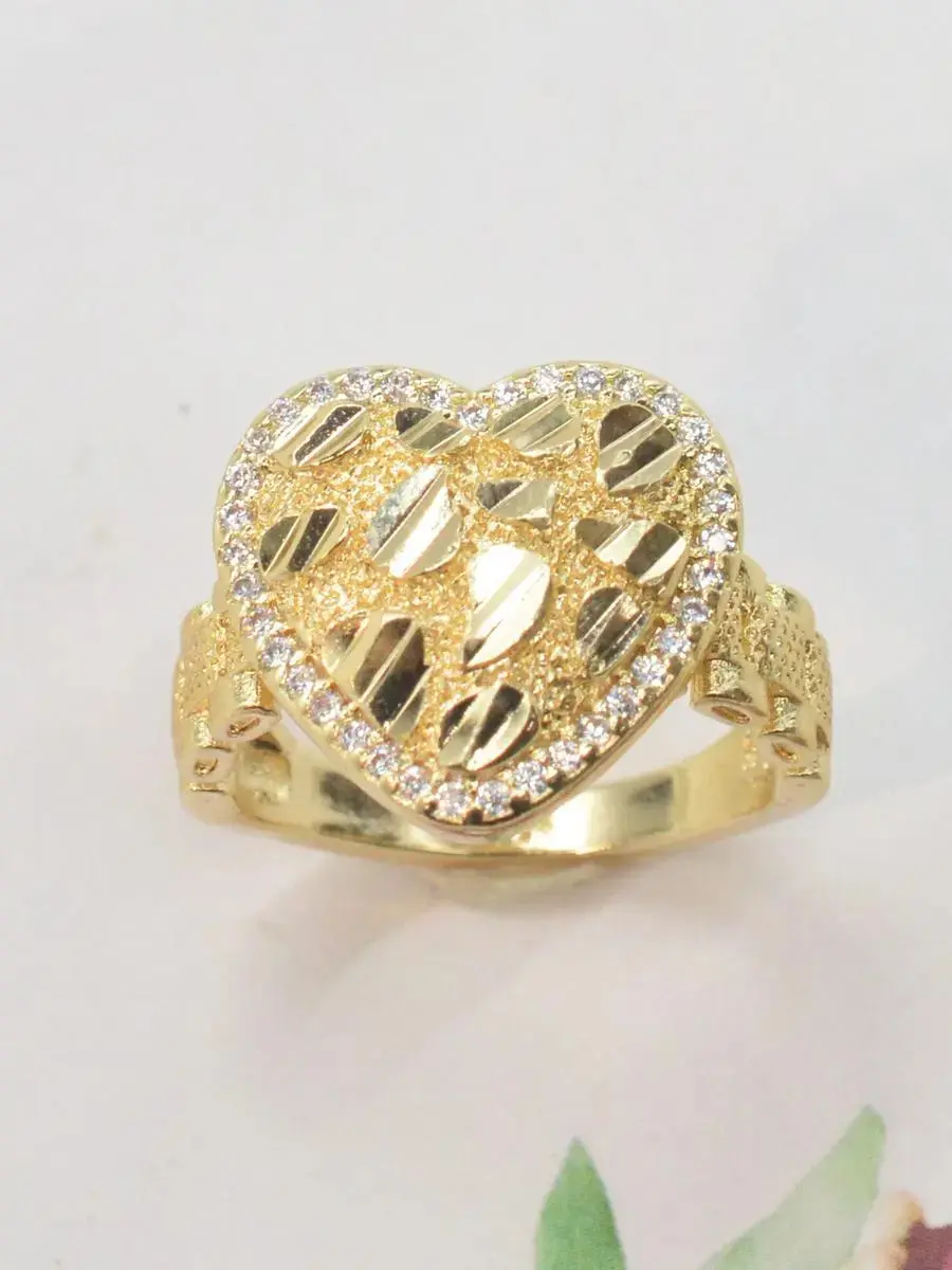 Women's Elegant Vintage Chic Gold Ring - Gold-Tone Plated Copper Alloy Cuban Link Band with Sparkle Accents, Female Costume Jewelry for Daily Wear & Dates, Sizes 6-9, Stack Friendly, Gold Rings, Ring Stack