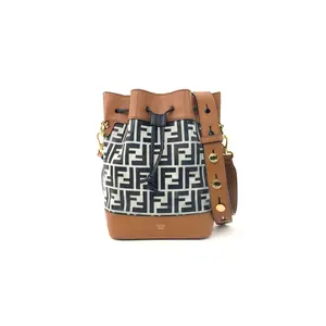 Pre-owned FENDI PVC Shoulder Bags 6.69'' R15800 Shoulder Bag C1363013330 0909 T1 Chole