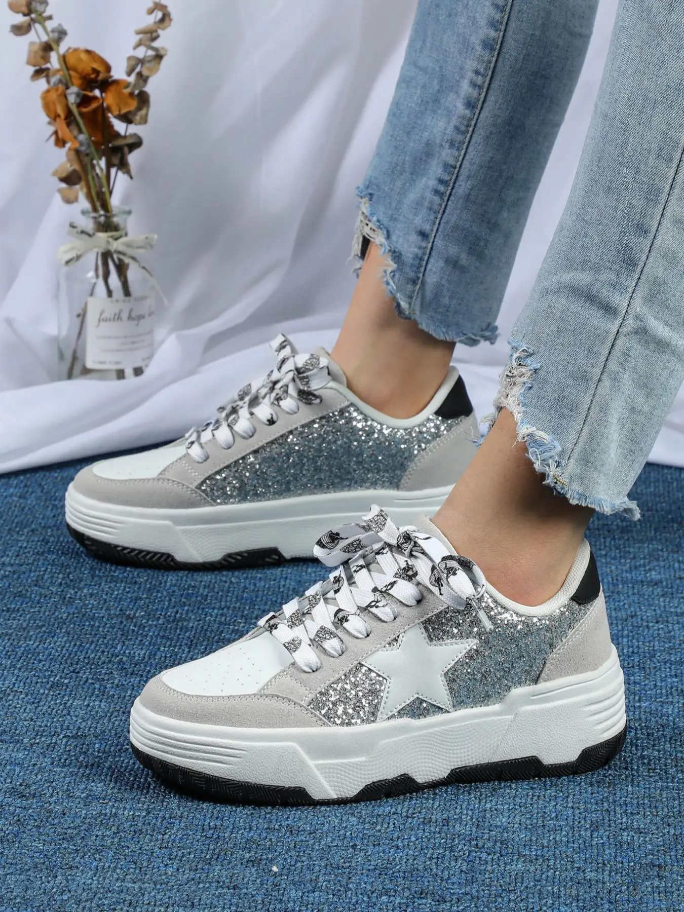 Fashionable Glitter Design Lace Up Low Top Sneakers, Trendy Fashion Sneaker, Casual Comfortable Breathable Sports Shoes, Female All-match Round Toe Sneakers for Daily Wear, Walking Shoes, Footwear