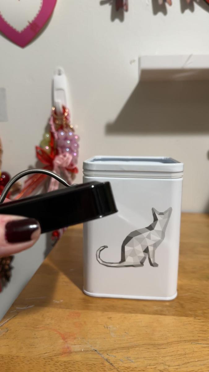 Item: Black/White, Small