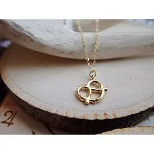 Princi Pretzel Necklace