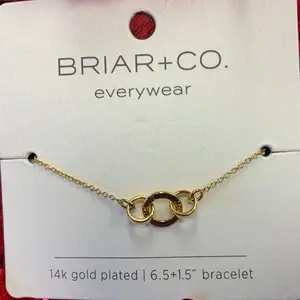 Briar+Co Gold Interlocking Bracelet